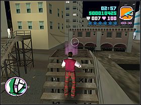 Po rozmowie z Diazem ruszaj w wyznaczone miejsce na schodach - Guardian Angels Colonel Cortez - Grand Theft Auto: Vice City - poradnik do gry