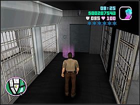 Wróć na dół do korytarza i nim jeszcze niżej, do cel zlokalizowanych piwnicy - No Escape - Asset The Malibu - Grand Theft Auto: Vice City - poradnik do gry