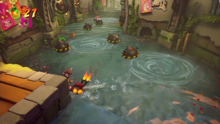 Na twojej drodze stanie wiele bomb, które wybuchnąć jeśli tylko w nie wjedziesz - Crash 4: Rozlewisko - solucja, opis przejścia - Crash Bandicoot 4 - poradnik, solucja