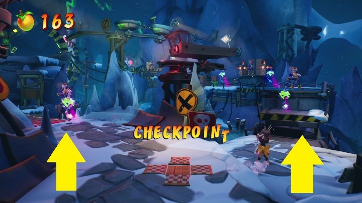 Gdy dotrzesz do sekwencji z przeciwnikami masz dwie drogi do wyboru - Crash 4: Zimna krew - solucja, opis przejścia - Crash Bandicoot 4 - poradnik, solucja
