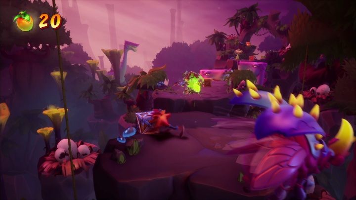 Tak samo jak na wcześniejszej mapie, zobaczysz plujących jadem przeciwników - Crash 4: Zryw dinozaura - solucja, opis przejścia - Crash Bandicoot 4 - poradnik, solucja