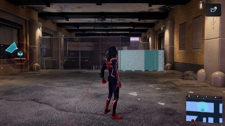 3) Pod budynkiem graniczącym z dzielnicą finansową, rozwal drewniane skrzynie aby dostać się do skrytki - Spider-Man Miles Morales: Skrytki Undergroundu - wszystkie lokacje, lista - Spider-Man Miles Morales - poradnik, solucja