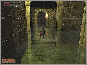 Możesz jeszcze rozejrzeć się po bokach sali - [Misja 20] Hall of Seasons - użycie kryształów, podziemna machina i czerwony duch (cz.2) - Tomb Raider: The Angel of Darkness - poradnik do gry