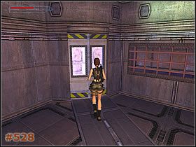 Drzwi nieopodal są zamknięte, więc wskocz do wody i przepłyń z powrotem do zadymionej sali - [Misja 25] The Bio-Research Facility (cz.3) | Tomb Raider The Angel of Darkness - Tomb Raider: The Angel of Darkness - poradnik do gry