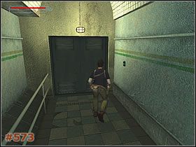 Zabierz leżącą przy ciałach Kartę Sanitariom Średniego Dostępu [#572] oraz Czekoladk ę, zlokalizowana przy szafkach - [Misja 27] Maximum Containment Area (cz.2) | Tomb Raider The Angel of Darkness - Tomb Raider: The Angel of Darkness - poradnik do gry