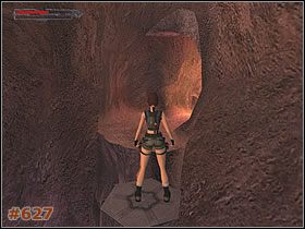 Zabierz leżącą tam Maskę Tlenow ą i zeskocz z powrotem na platformy (stojąc najbardziej z tyłu w jaskini, skocz przed siebie - powinieneś chwycić się rękoma platformy) - [Misja 29] The Vault of Trophies (cz.2) | Tomb Raider The Angel of Darkness - Tomb Raider: The Angel of Darkness - poradnik do gry