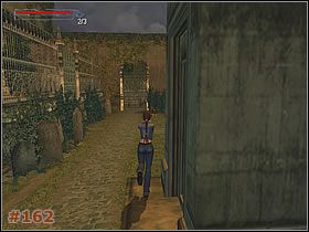 Jeśli wszedłeś opłacając strażnika lub drogą Bernarda, wylądowałeś dokładnie za bramą wejściową na cmentarz - [Misja 08] St. Aicards Graveyard (cz.2) | Tomb Raider The Angel of Darkness - Tomb Raider: The Angel of Darkness - poradnik do gry