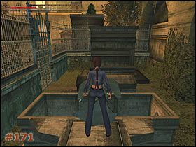 Podejdź do niej z tyłu i popchnij - [Misja 08] St. Aicards Graveyard (cz.2) | Tomb Raider The Angel of Darkness - Tomb Raider: The Angel of Darkness - poradnik do gry
