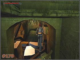 Przejdź na kuckach tunelem do zamkniętego pomieszczenia, zabierz leżące na ziemi Naboje Vector R-35, po czym otwórz znajdujące się tutaj drzwi [#178] - [Misja 09] Bouchards Hideout | Tomb Raider The Angel of Darkness - Tomb Raider: The Angel of Darkness - poradnik do gry