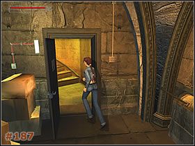 Musisz podskoczyć tak, by chwycić się półki powyżej - [Misja 09] Bouchards Hideout | Tomb Raider The Angel of Darkness - Tomb Raider: The Angel of Darkness - poradnik do gry