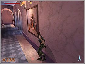 Na przejeździe kamery zobaczysz spacerującego strażnika oraz jeszcze jednego przy drzwiach - [Misja 12] Louvre Galleries (cz.1) | Tomb Raider The Angel of Darkness - Tomb Raider: The Angel of Darkness - poradnik do gry