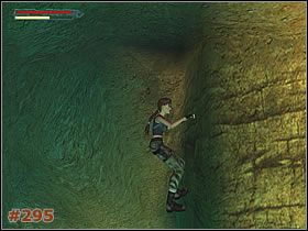 Z niej natomiast zejdź na niższą, korzystając z części [#294] umożliwiającej wspinaczkę - [Misja 14] Tomb of Ancients | Tomb Raider The Angel of Darkness - Tomb Raider: The Angel of Darkness - poradnik do gry