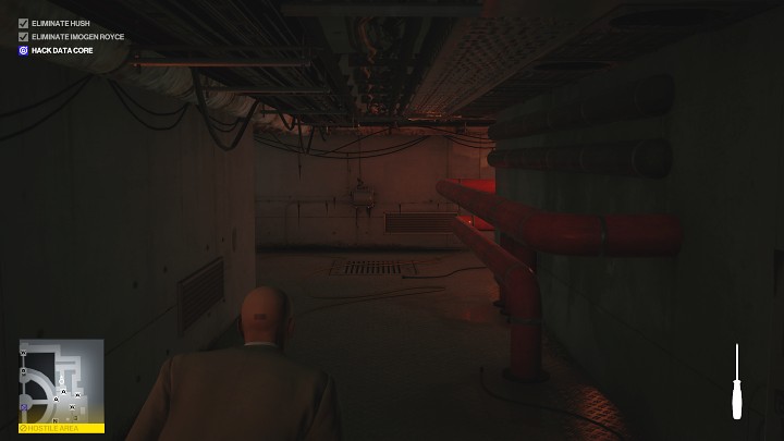 Po wejściu do szybu idź przed siebie, skręć w prawo, a następnie w lewo i znowu w lewo - Hitman 3: Data Core - jak zhakować? - Hitman 3 - poradnik, solucja