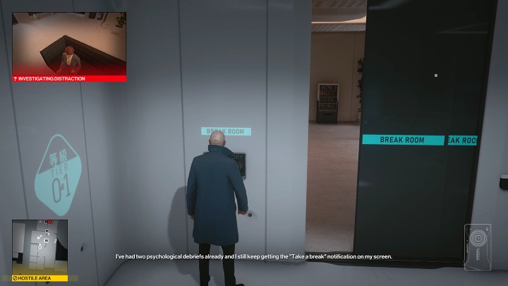 Podejdź teraz do panelu sterowniczego po lewej stronie i aktywuj go, by zwrócić uwagę jednej z osób przebywających w środku - Hitman 3: Imogen Royce - jak zabić? Chongqing, Chiny, solucja - Hitman 3 - poradnik, solucja