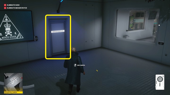 Zejdź ze schodów i skręć do pomieszczenia po lewej stronie - Hitman 3: Chongqing - Najlepsze przebrania - Hitman 3 - poradnik, solucja