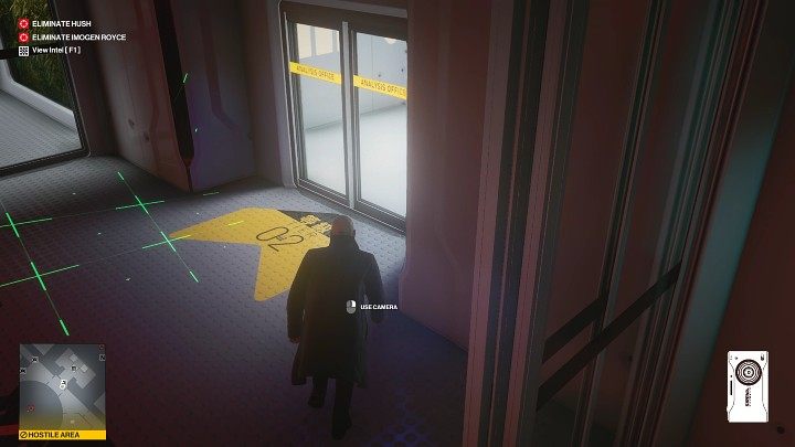 Wróć teraz do korytarza z kamerą i prześliźnij się pod drzwi - Hitman 3: Chongqing - Najlepsze przebrania - Hitman 3 - poradnik, solucja