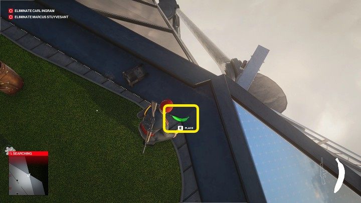 Udaj się teraz na taras widokowy i połóż skórkę od banana w miejscu widocznym na powyższym obrazku (domyślnie Capslock na PC, R1+L1 na PS4/PS5, LB + RB na Xbox One/X/S) - Hitman 3: Keep Your Eyes Peeled - jak odblokować trofeum/osiągnięcie? - Hitman 3 - poradnik, solucja