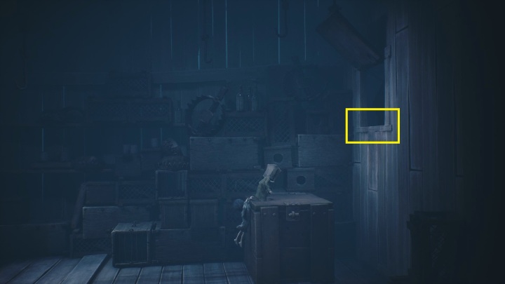 Ze skrzyni wskocz do dziury w ścianie, bez problemu dosięgniesz ją, gdy podskoczysz - Little Nightmares 2: Ucieczka przed myśliwym - solucja, opis przejścia - Little Nightmares 2 - poradnik do gry