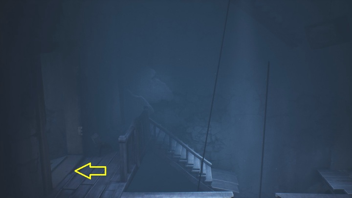 Lokalizacja: Rozdział 2, na klatce schodowej, koło telewizorów - Little Nightmares 2: Widmowe szczątki, rozdział 2 Dom dziecka - lista wszystkich - Little Nightmares 2 - poradnik do gry