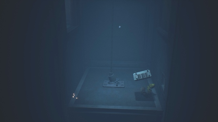 Twoim zadaniem jest wyrwanie kraty, która blokuje wejście do szybu wentylacyjnego - Little Nightmares 2: Pierwsze piętro - solucja, opis przejścia - Little Nightmares 2 - poradnik do gry