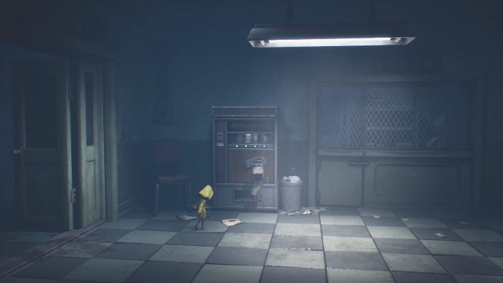 Gdy zobaczysz automat z napojami od razu go użyj - Little Nightmares 2: Pierwsze piętro - solucja, opis przejścia - Little Nightmares 2 - poradnik do gry