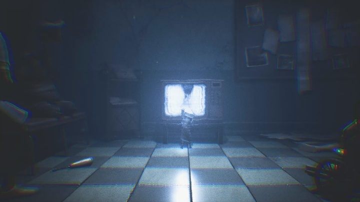 Przyłóż rękę do telewizora i nastaw go tak, aby móc wejść do środka - Little Nightmares 2: Pierwsze piętro - solucja, opis przejścia - Little Nightmares 2 - poradnik do gry