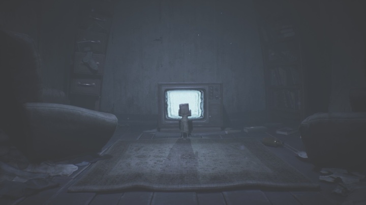 Zacznijmy od tego, że czeka Cię teraz sekwencja, która polega na przenoszeniu się pomiędzy telewizorami - Little Nightmares 2: Telewizory - solucja, opis przejścia - Little Nightmares 2 - poradnik do gry