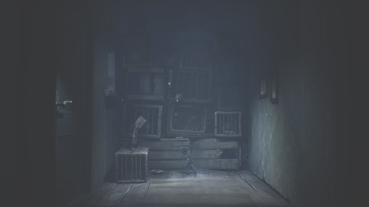 Gdy tylko dostaniesz się do środka zobaczysz widmowe szczątki - Little Nightmares 2: Widmowe szczątki, rozdział 4 Dojście do Wieży - lista - Little Nightmares 2 - poradnik do gry