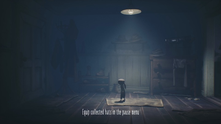 Aby dostać się do czapki musisz wyjść z kuchni i udać się do kolejnego pomieszczenia po lewej stronie - Little Nightmares 2: Czapki, rozdział 1 Las - lista wszystkich - Little Nightmares 2 - poradnik do gry