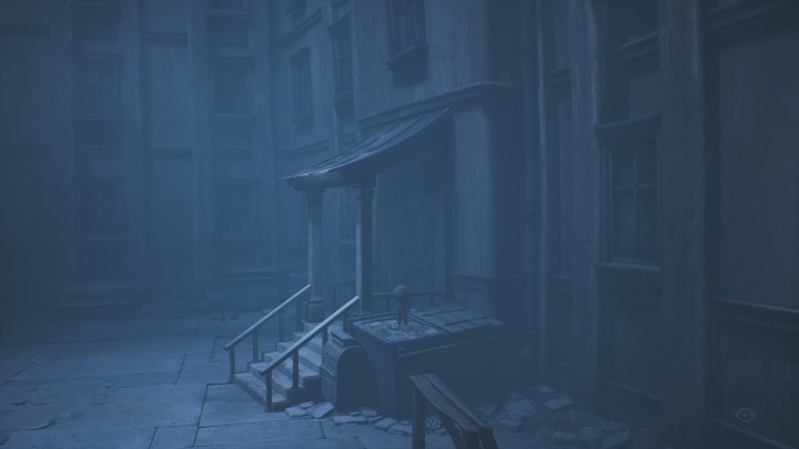 Aby dostać się do czapki musisz wskoczyć na śmietnik - Little Nightmares 2: Czapki, rozdział 2 Dom dziecka - lista wszystkich - Little Nightmares 2 - poradnik do gry