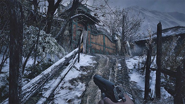 Docelowo musicie dotrzeć do bramy przed domem Luizy - Resident Evil Village: Dom Luizy/Luizas House - solucja, opis przejścia - Resident Evil Village - poradnik do gry