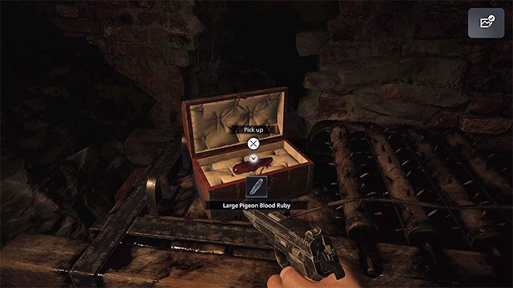 Główny bohater docelowo dojdzie do małej skrzynki, w której będzie rubin - Resident Evil Village: Naszyjnik Necklace with Two Holes - jak skompletować? - Resident Evil Village - poradnik do gry