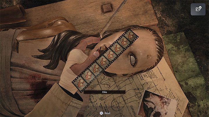 Po zdobyciu pęsety dzięki rozwiązaniu zagadki z pozytywką powróćcie do pomieszczenia z lalką Doll Woman - Resident Evil Village: Wydostanie się z piwnicy - solucja, opis przejścia - Resident Evil Village - poradnik do gry