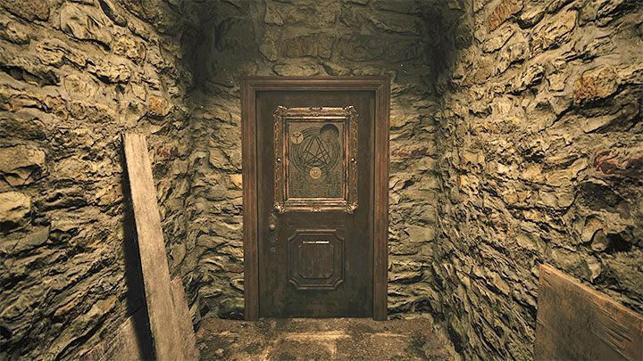 Możecie już dotrzeć do drzwi Sealed Door, który znajdują się na końcu korytarza prowadzącego od strony lalki Mii - Resident Evil Village: Wydostanie się z piwnicy - solucja, opis przejścia - Resident Evil Village - poradnik do gry