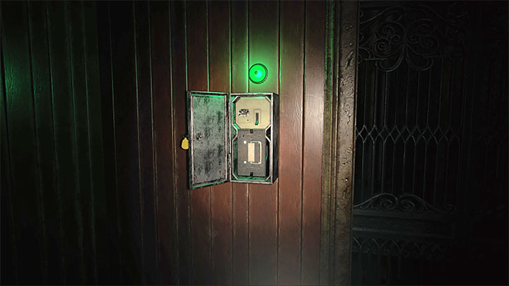Szybko wysuńcie się po przeciwnej stronie łóżka i rozpocznijcie ucieczkę - Resident Evil Village: Wydostanie się z piwnicy - solucja, opis przejścia - Resident Evil Village - poradnik do gry