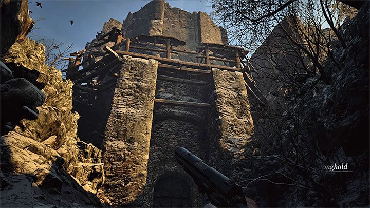 Po wygranych walkach użyjcie drabiny do dotarcia do drugiego mechanizmu - Resident Evil Village: Przeprawa przez Twierdzę/Stronghold - solucja - Resident Evil Village - poradnik do gry