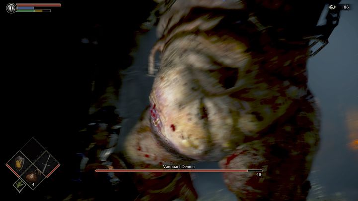 Nie oznacza to jednak, że jesteśmy bezpieczni i nie musimy wykonywać uników, gdy jesteśmy blisko niego - Demons Souls Remake: Demon strażniczy - boss, jak pokonać? - Demons Souls Remake - poradnik do gry