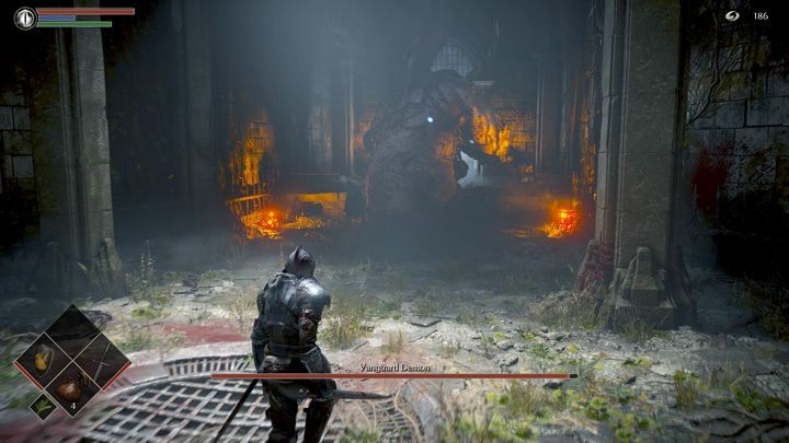 Grając magiem, zapędźcie przeciwnika do końca korytarza, wykonajcie unik i biegnijcie na drugi koniec - Demons Souls Remake: Demon strażniczy - boss, jak pokonać? - Demons Souls Remake - poradnik do gry