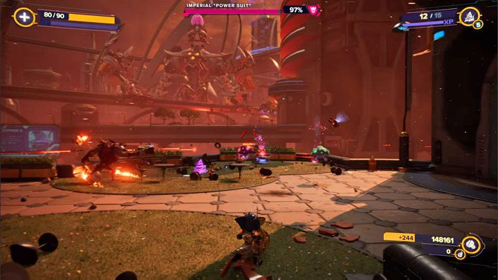 Imperator Neferious w trakcie bitwy będzie przyzywał małe maszyny - Ratchet & Clank Rift Apart: Imperator Nefarious, Finałowy boss - jak pokonać? - Ratchet & Clank Rift Apart - poradnik do gry
