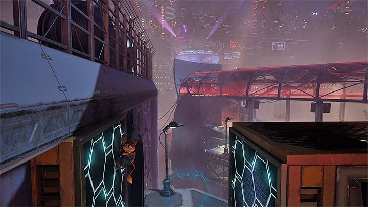 Po walkach rozejrzyjcie się za szczeliną, do której można się przyciągnąć - Ratchet & Clank Rift Apart: Eksploracja targowiska i fabryki - solucja - Ratchet & Clank Rift Apart - poradnik do gry