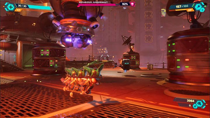 Niszczyciel Nefariousa potrafi skakać po arenie - Ratchet & Clank Rift Apart: Zbadanie posągu Nefariousa - solucja - Ratchet & Clank Rift Apart - poradnik do gry