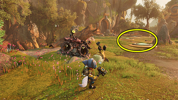 Waszym nowym zadaniem jest użycie chyżuka (w okolicy jest ich nowe gniazdo) do szybkiego przejechania po zaznaczonych na obrazku 3 płytach naciskowych - Ratchet & Clank Rift Apart: Zbadanie anomalii, kryjówka Rivet - solucja - Ratchet & Clank Rift Apart - poradnik do gry
