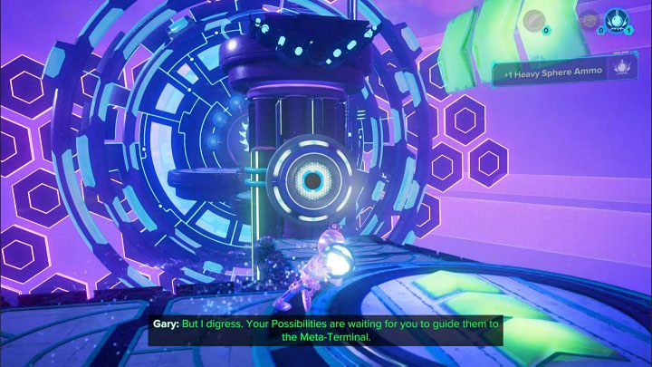 Ciężkiej sfery od razu użyjcie na znajdującym się obok niej podnośniku - rzućcie sferą w pokazany na obrazku slot - Ratchet & Clank Rift Apart: Clank, Blizar Prime - rozwiązania zagadek, lista - Ratchet & Clank Rift Apart - poradnik do gry