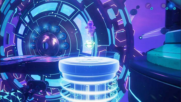 Z ciężką sferą dotrzyjcie ponownie do miejsca, w którym wcześniej zdobyliście sferę podniesienia - Ratchet & Clank Rift Apart: Clank, Blizar Prime - rozwiązania zagadek, lista - Ratchet & Clank Rift Apart - poradnik do gry