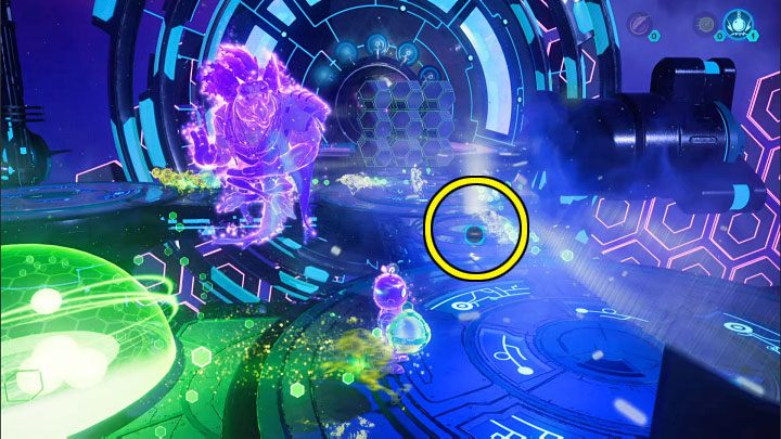 Na koniec skorzystajcie z ciężkiej sfery, która musi wylądować w znajdującym się obok i pokazanym na obrazku slocie na ścieżce - Ratchet & Clank Rift Apart: Clank, Blizar Prime - rozwiązania zagadek, lista - Ratchet & Clank Rift Apart - poradnik do gry