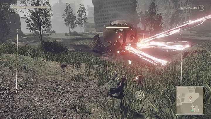 Wielki pająk dysponuje też atakami dystansowymi - mini-boss może strzelać zwykłymi pociskami oraz większymi strumieniami energii - NieR Automata: 10 Rozdział, Zakończenie A, Route A - solucja, opis przejścia - NieR Automata - poradnik do gry