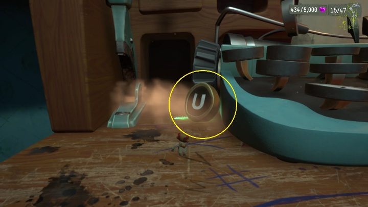 U opiera się o lewy bok maszyny do pisania - Psychonauts 2: Crullers Correspondence - solucja, opis przejścia - Psychonauts 2 - poradnik do gry