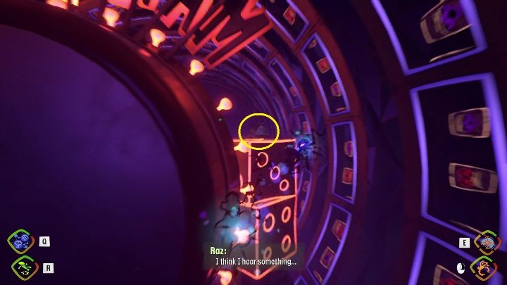 Ten bagaż znajduje się zaraz za ruletką - Psychonauts 2: Emotional Baggage, Hollis Hot Streak - gdzie znaleźć? - Psychonauts 2 - poradnik do gry