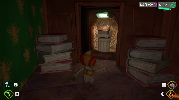 Książkę musicie otworzyć, aby przedostać się do kolejnej części lokacji - Psychonauts 2: Cassies Collection - solucja, opis przejścia - Psychonauts 2 - poradnik do gry