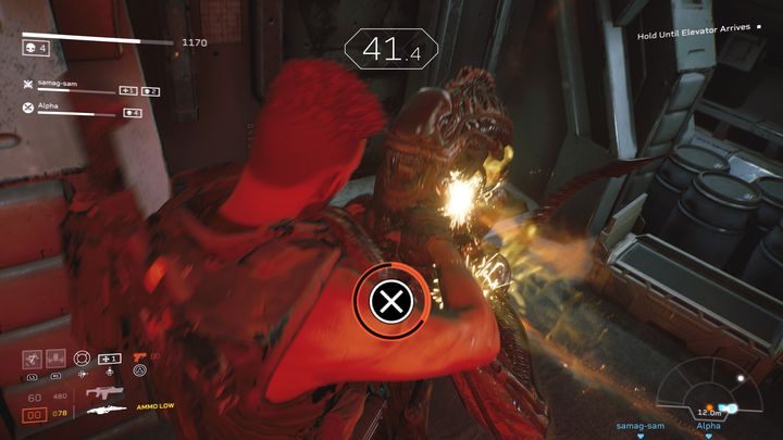 Poza standardowymi Xenomorphami pojawi się również Xenomorph Wojownik, który jest bardzo wytrzymałym rodzajem przeciwnika - Aliens Fireteam Elite: Wejście - solucja, opis przejścia - Aliens Fireteam Elite - poradnik do gry